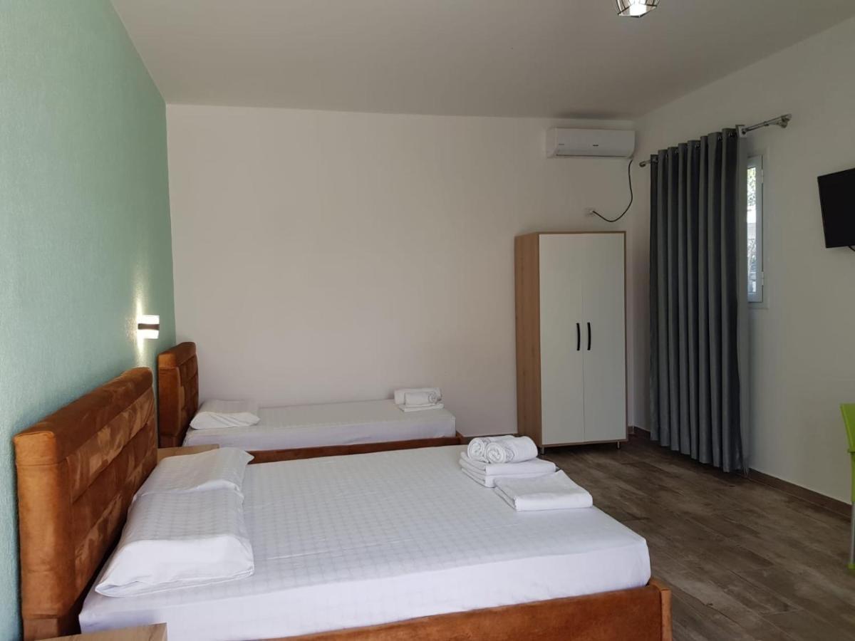 Gray&Oli Studios Vlorë Buitenkant foto