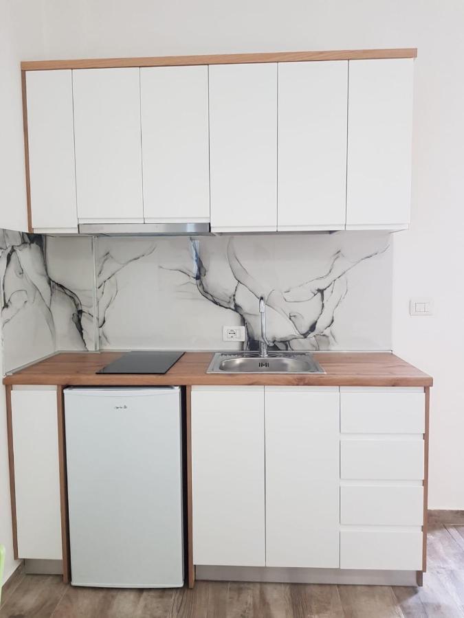 Gray&Oli Studios Vlorë Buitenkant foto