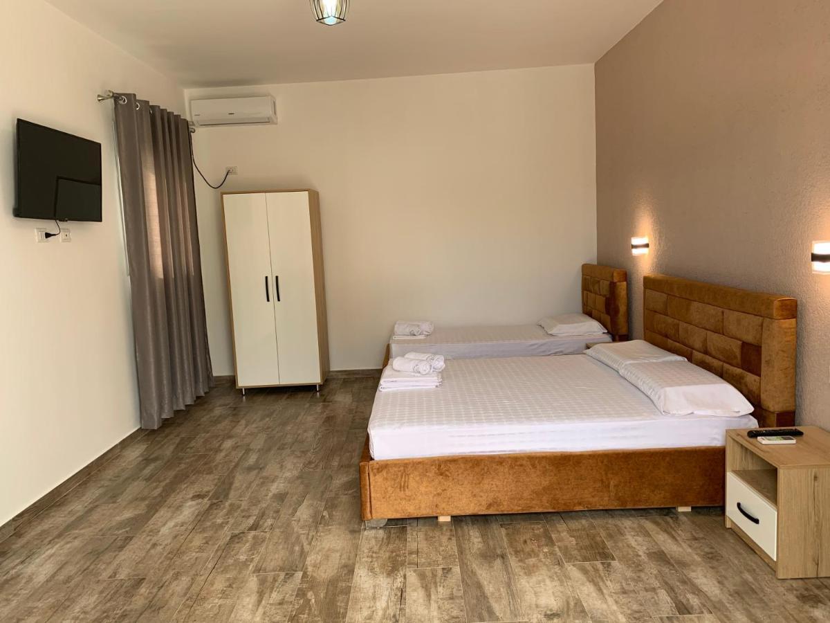 Gray&Oli Studios Vlorë Buitenkant foto