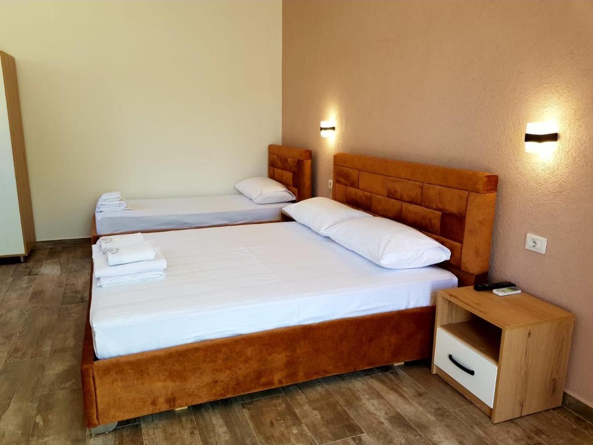 Gray&Oli Studios Vlorë Buitenkant foto
