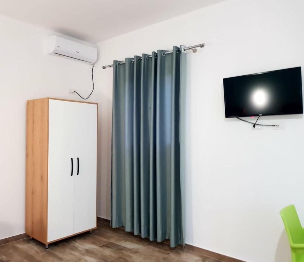 Gray&Oli Studios Vlorë Buitenkant foto