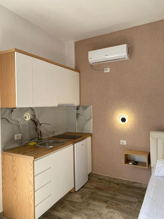 Gray&Oli Studios Vlorë Buitenkant foto