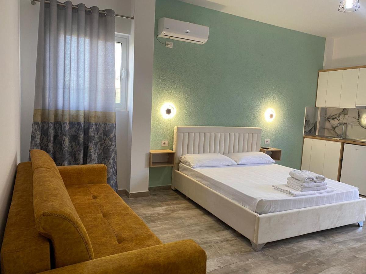 Gray&Oli Studios Vlorë Buitenkant foto