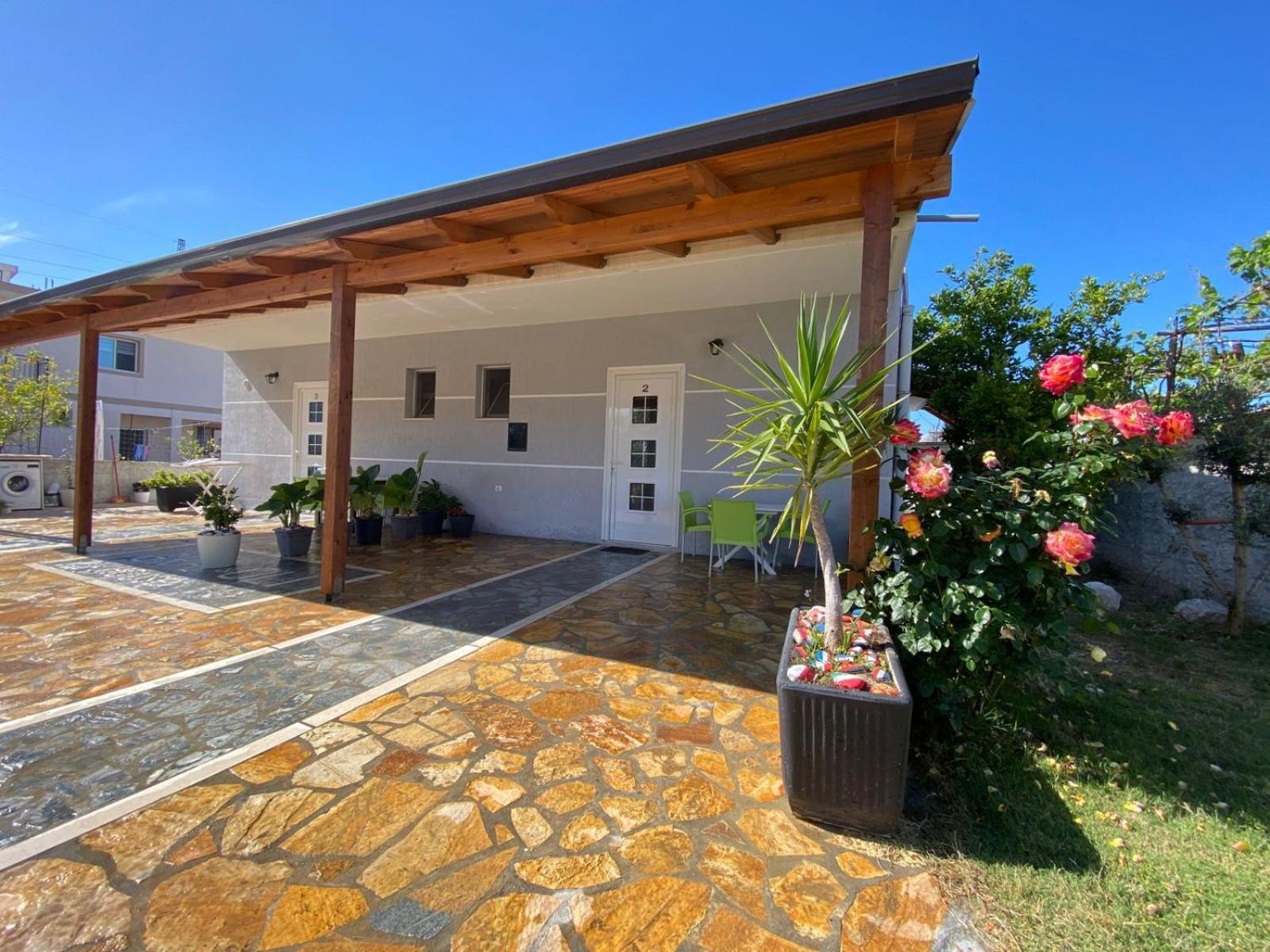 Gray&Oli Studios Vlorë Buitenkant foto